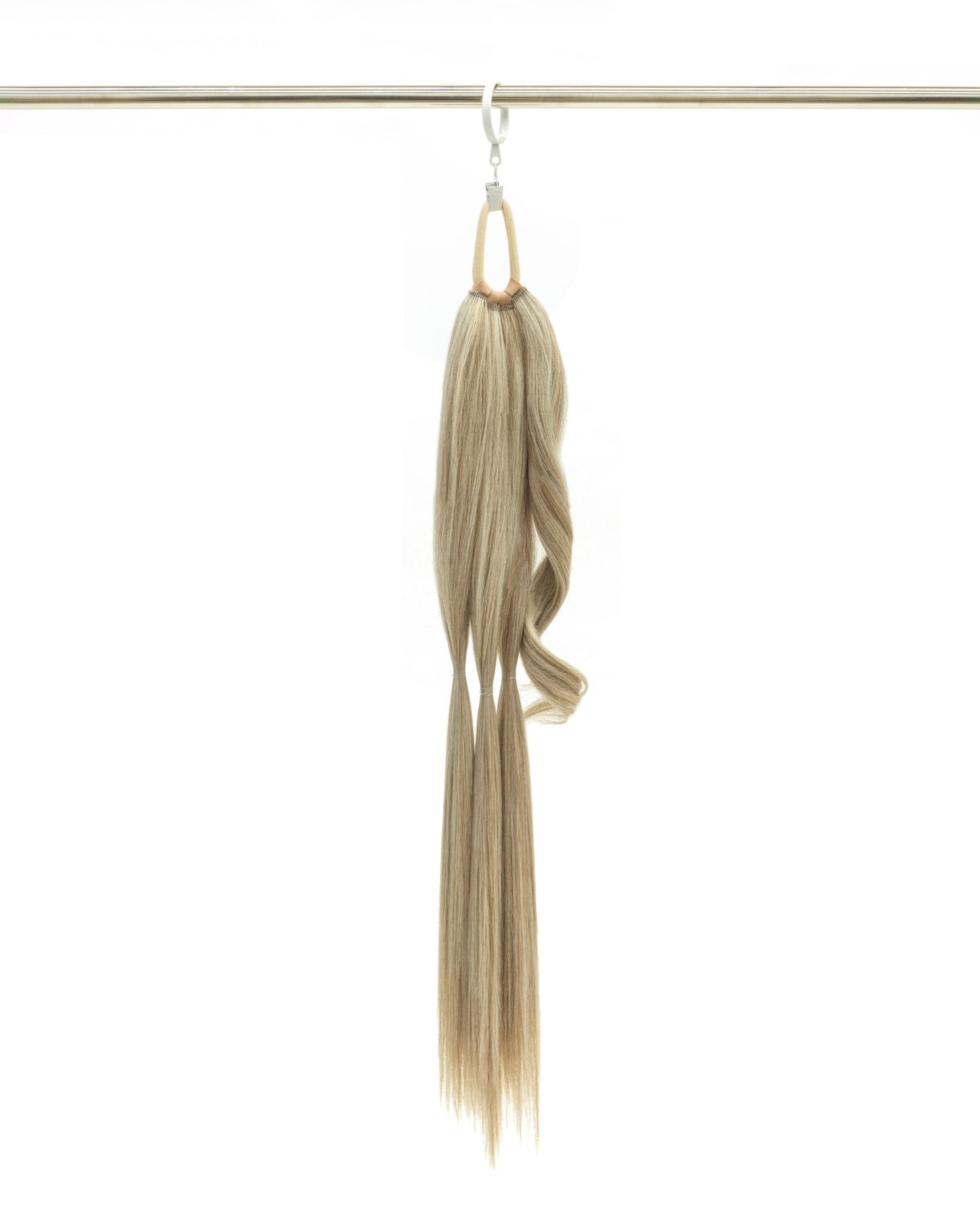 Champagne_Platinum_Blonde_Colour